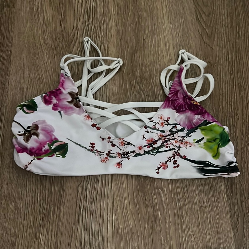 Tini Bikini top! size xs!